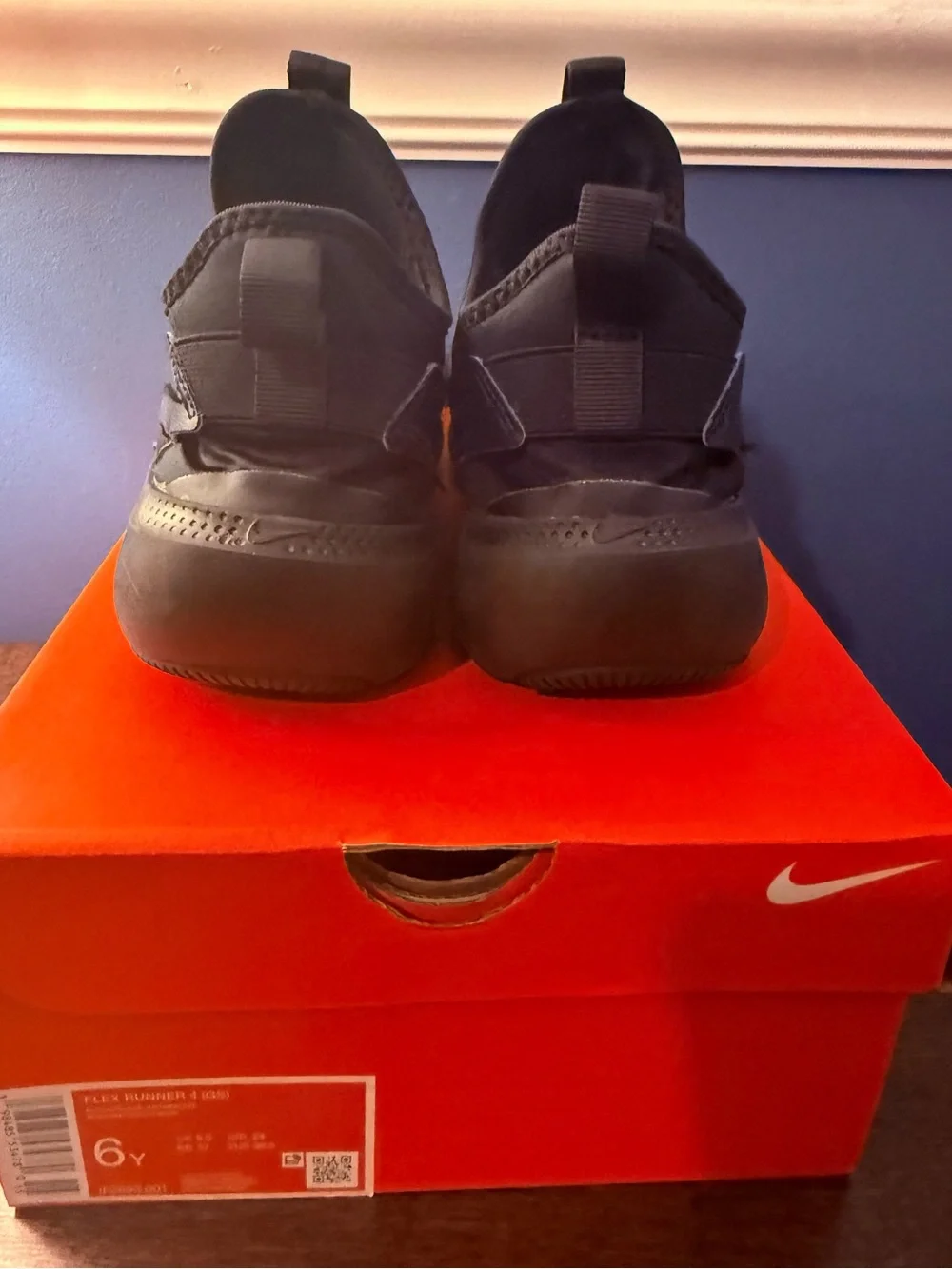 Nike Flex Runner Big Kids Slip on Sneakers